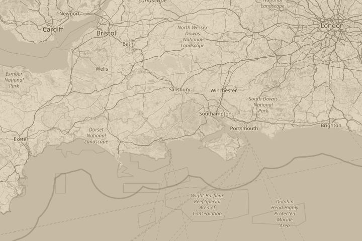 Map of the area around Between south Gorley & Linwood, with the reported position circled