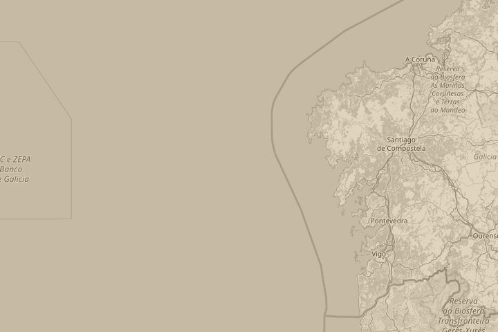 Map of the area around 42 57.22 N; 009 33.94 W, centred on the reported position